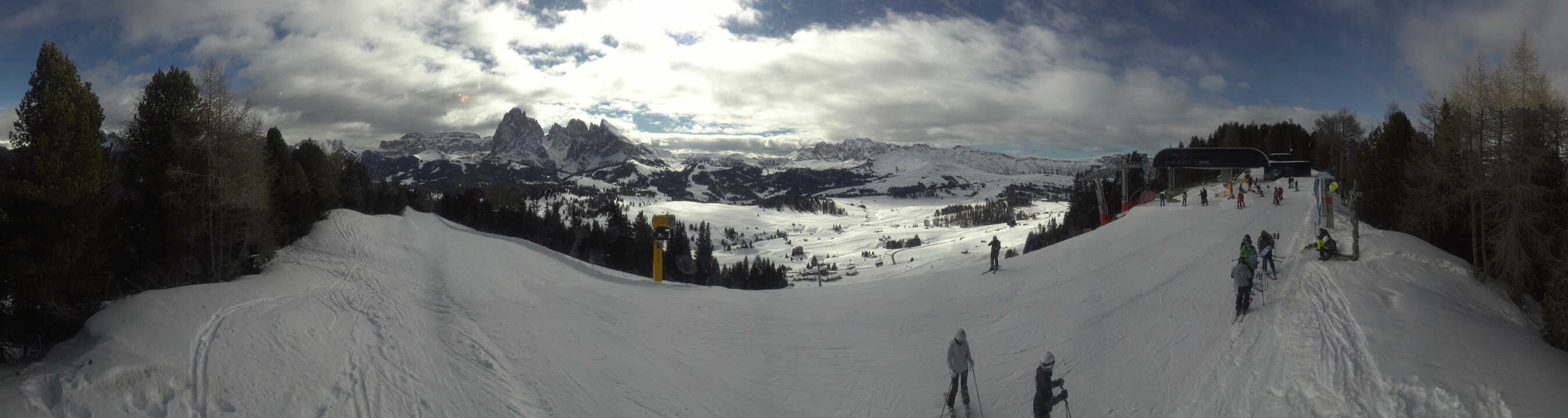 Archiv Foto Webcam Blick über Seiser Alm – Mezdi Bergstation