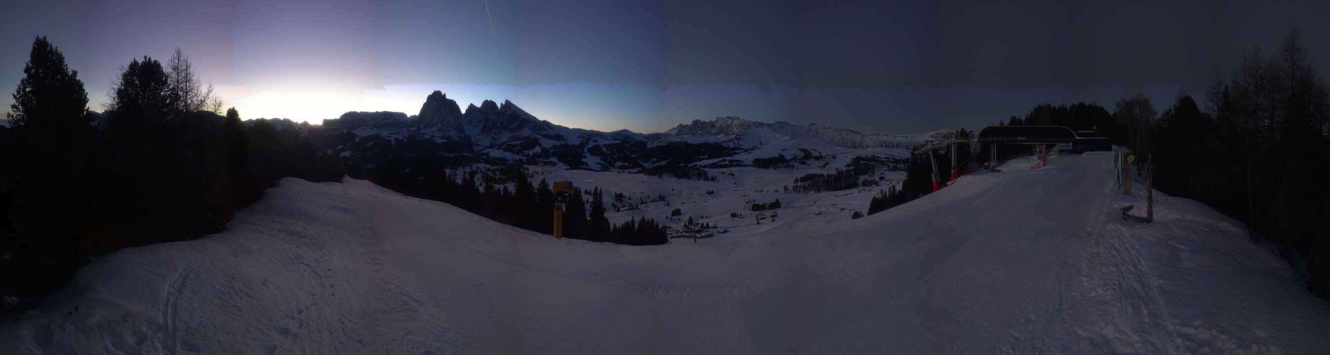 Archiv Foto Webcam Blick über Seiser Alm – Mezdi Bergstation