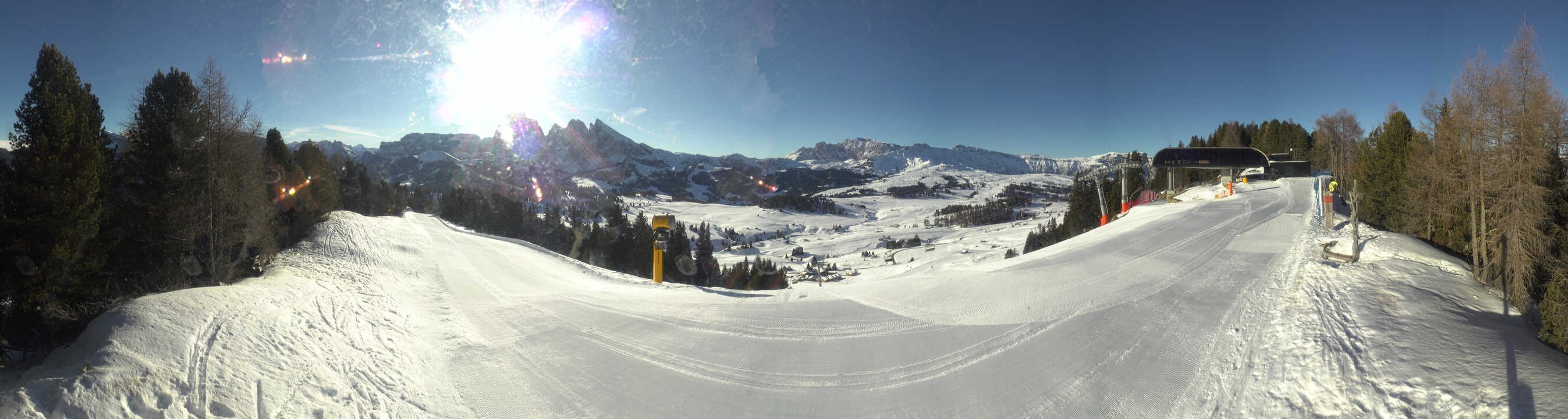 Archiv Foto Webcam Blick über Seiser Alm – Mezdi Bergstation