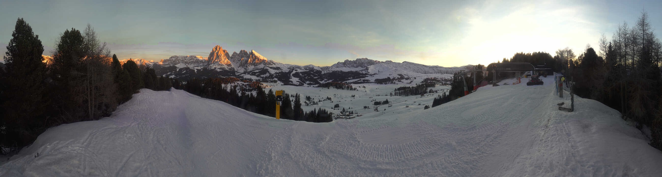 Archived image Webcam Alpe di Siusi: Panoramic view Mezdi mountain station