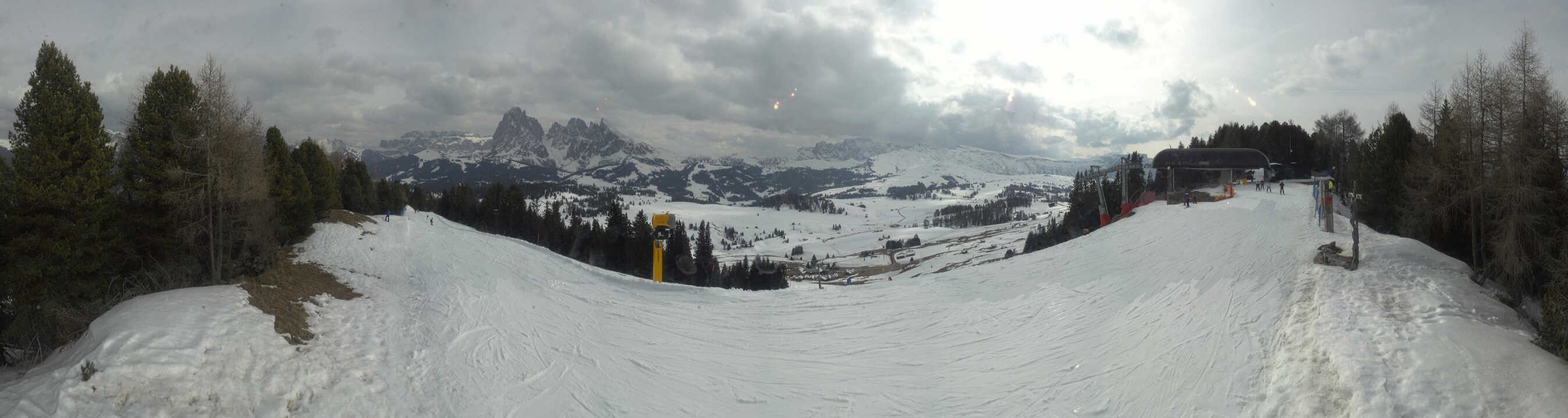Archiv Foto Webcam Blick über Seiser Alm – Mezdi Bergstation