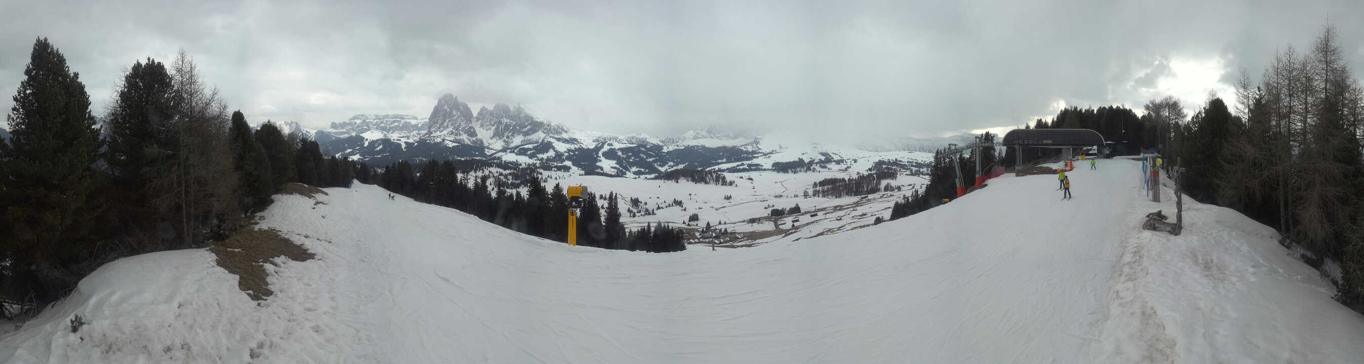 Archiv Foto Webcam Blick über Seiser Alm – Mezdi Bergstation