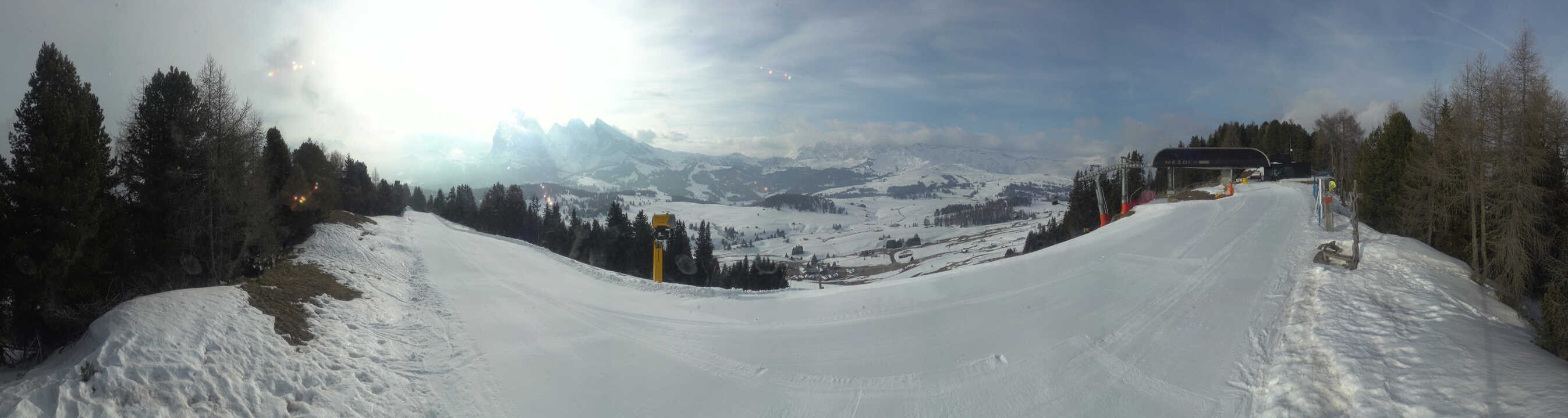 Archiv Foto Webcam Blick über Seiser Alm – Mezdi Bergstation