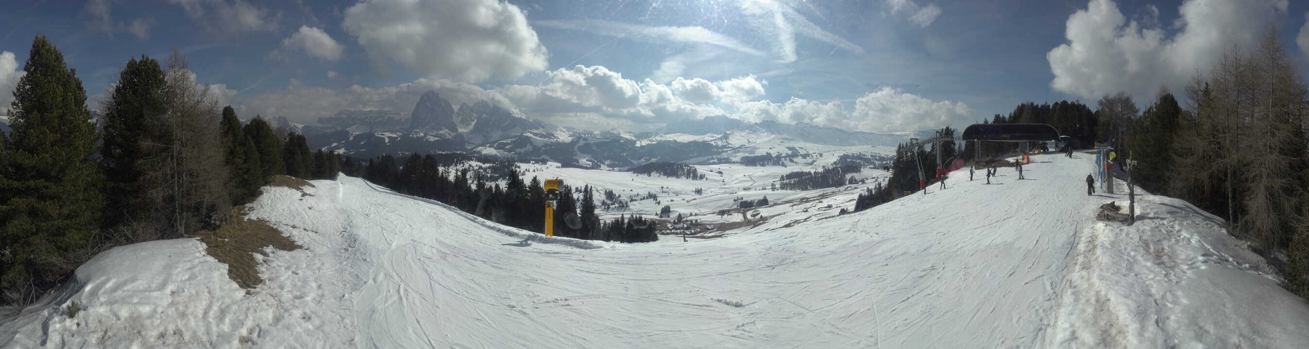 Archiv Foto Webcam Blick über Seiser Alm – Mezdi Bergstation