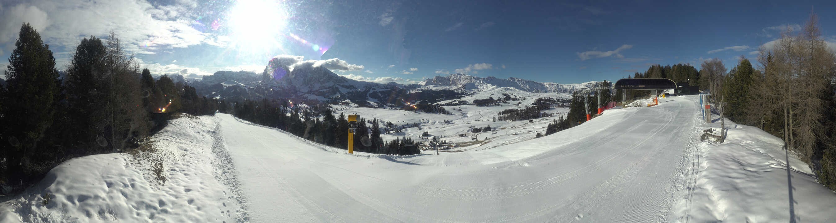 Archiv Foto Webcam Blick über Seiser Alm – Mezdi Bergstation