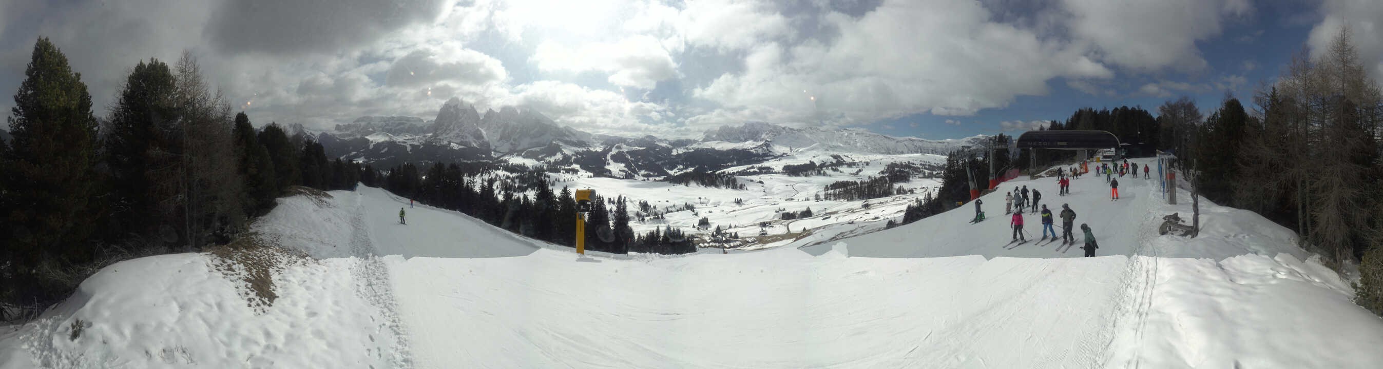 Archiv Foto Webcam Blick über Seiser Alm – Mezdi Bergstation