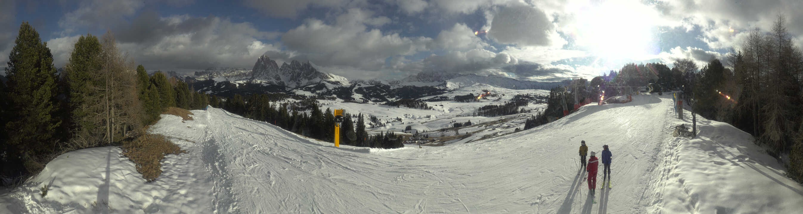 Archiv Foto Webcam Blick über Seiser Alm – Mezdi Bergstation