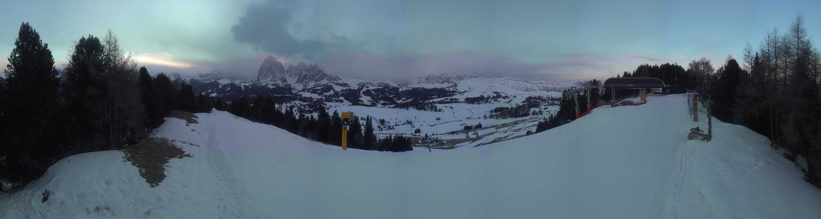 Archiv Foto Webcam Blick über Seiser Alm – Mezdi Bergstation