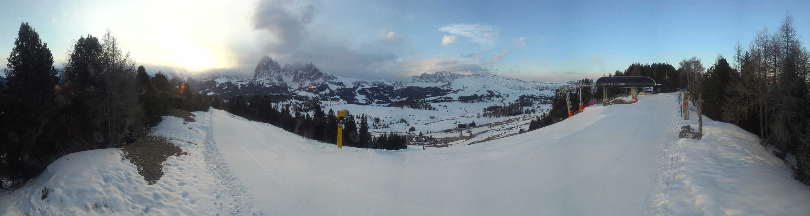 Archiv Foto Webcam Blick über Seiser Alm – Mezdi Bergstation