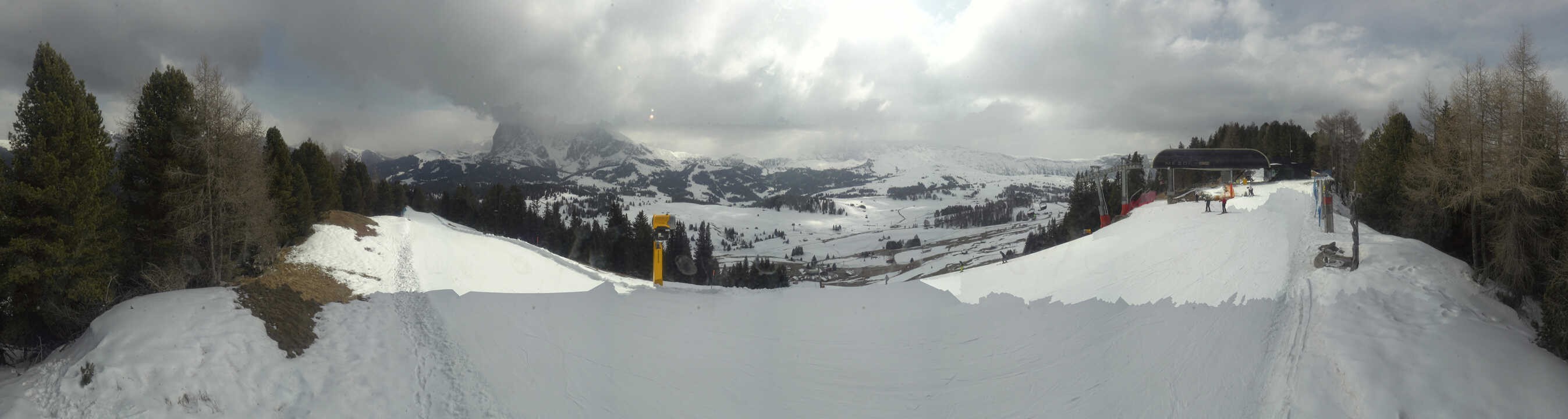Archiv Foto Webcam Blick über Seiser Alm – Mezdi Bergstation