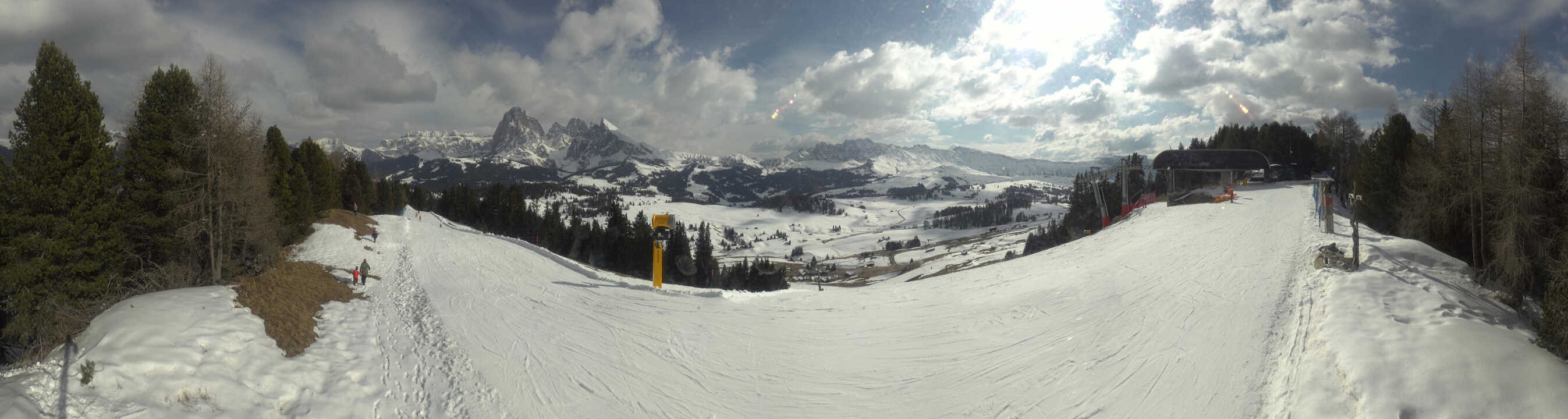 Archived image Webcam Alpe di Siusi: Panoramic view Mezdi mountain station