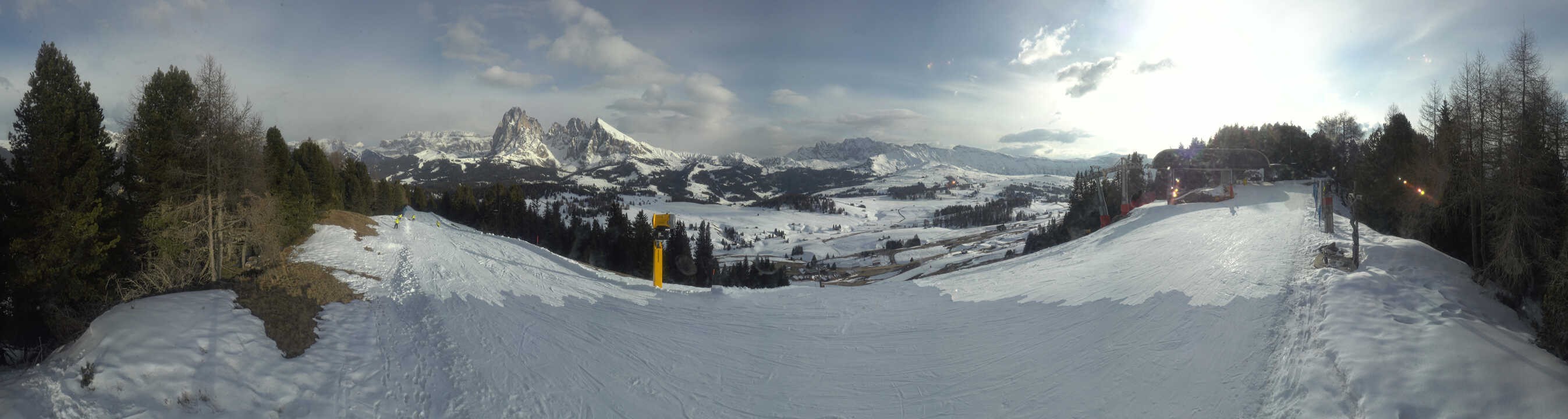 Archiv Foto Webcam Blick über Seiser Alm – Mezdi Bergstation