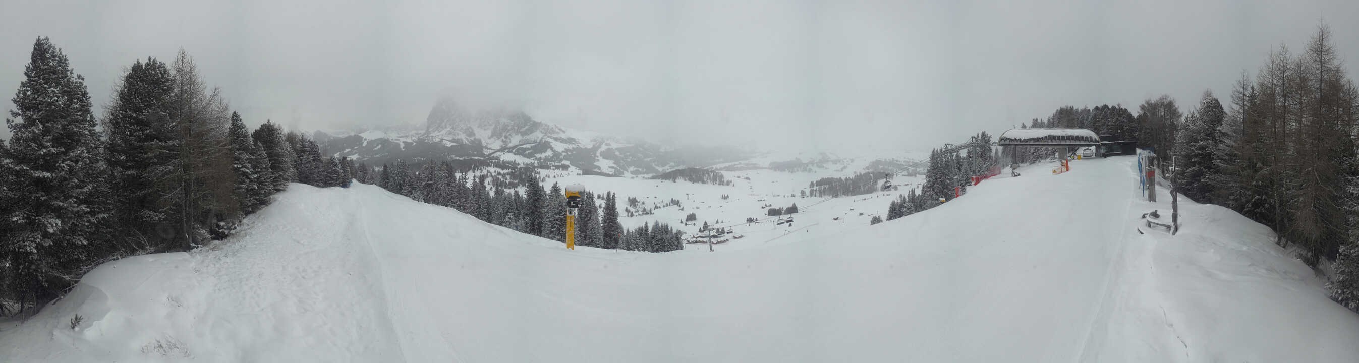 Archiv Foto Webcam Blick über Seiser Alm – Mezdi Bergstation
