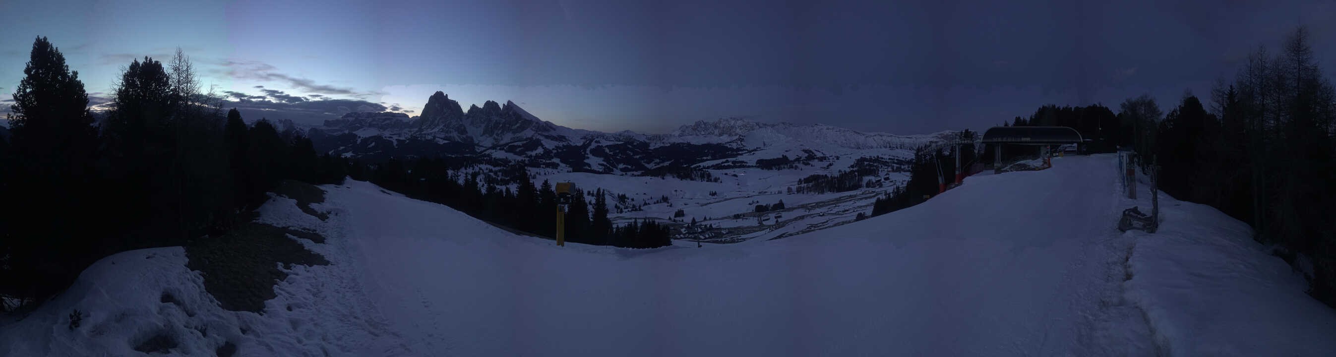 Archiv Foto Webcam Blick über Seiser Alm – Mezdi Bergstation