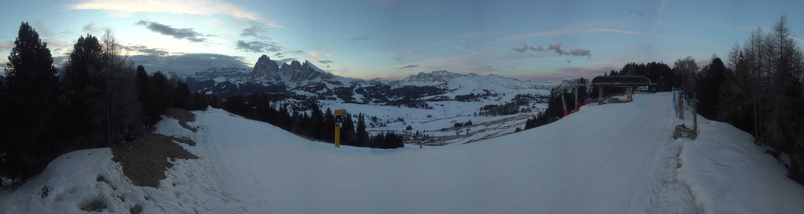 Archiv Foto Webcam Blick über Seiser Alm – Mezdi Bergstation