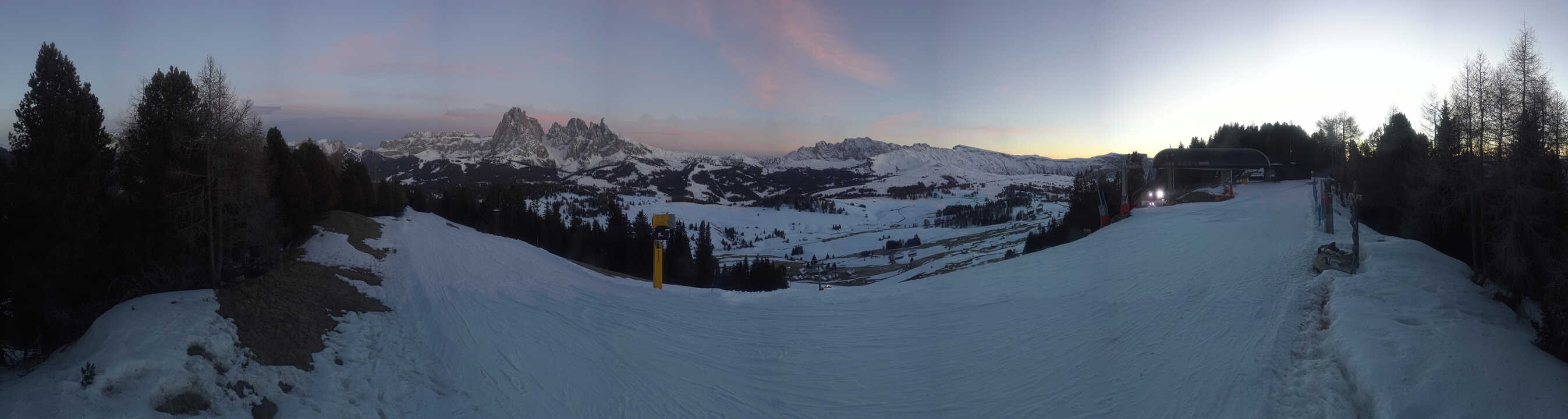 Archiv Foto Webcam Blick über Seiser Alm – Mezdi Bergstation