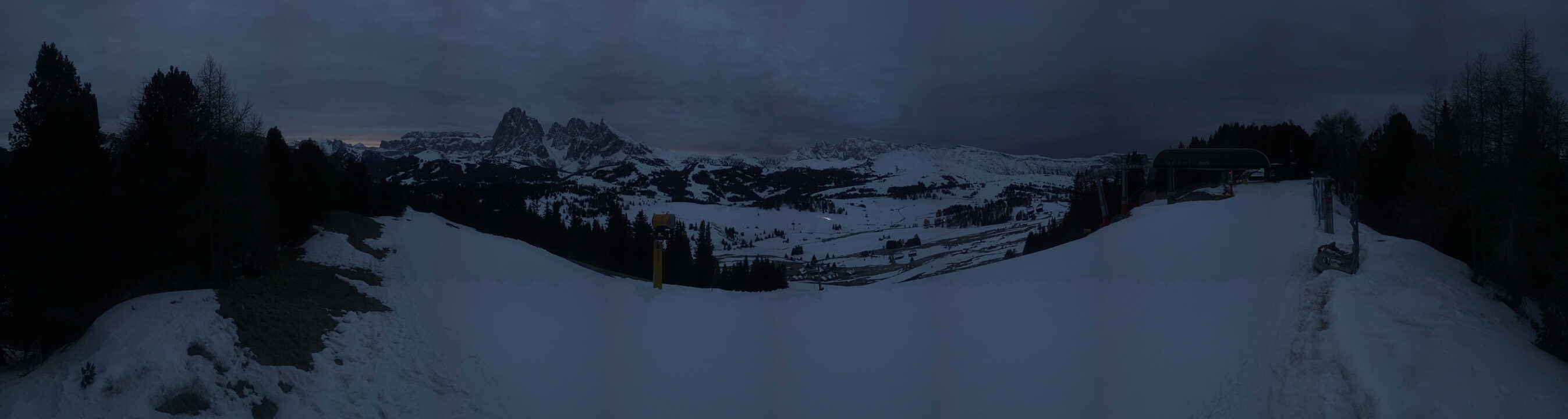 Archiv Foto Webcam Blick über Seiser Alm – Mezdi Bergstation