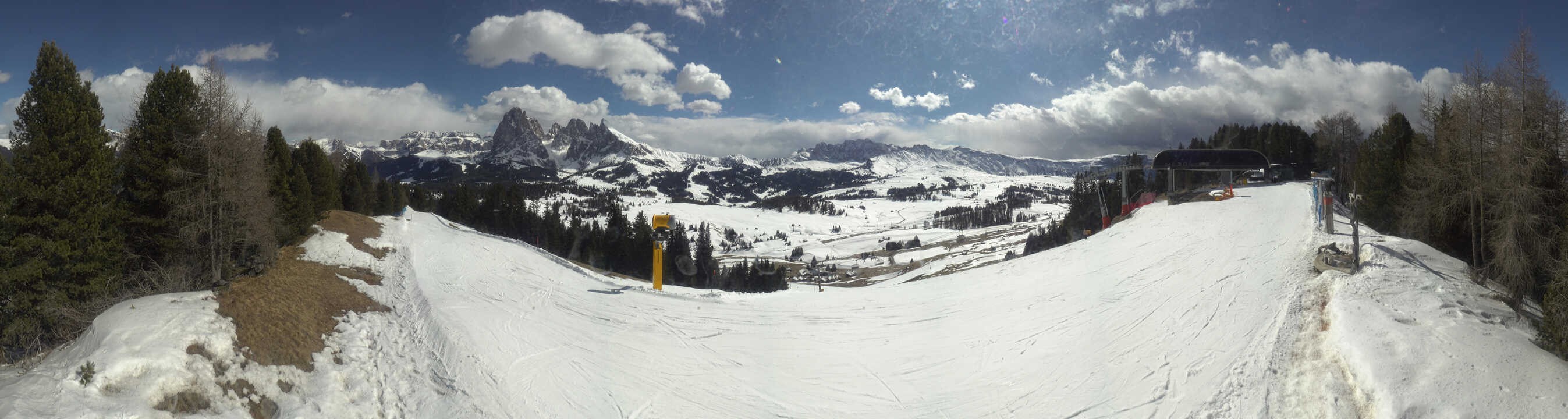 Archiv Foto Webcam Blick über Seiser Alm – Mezdi Bergstation