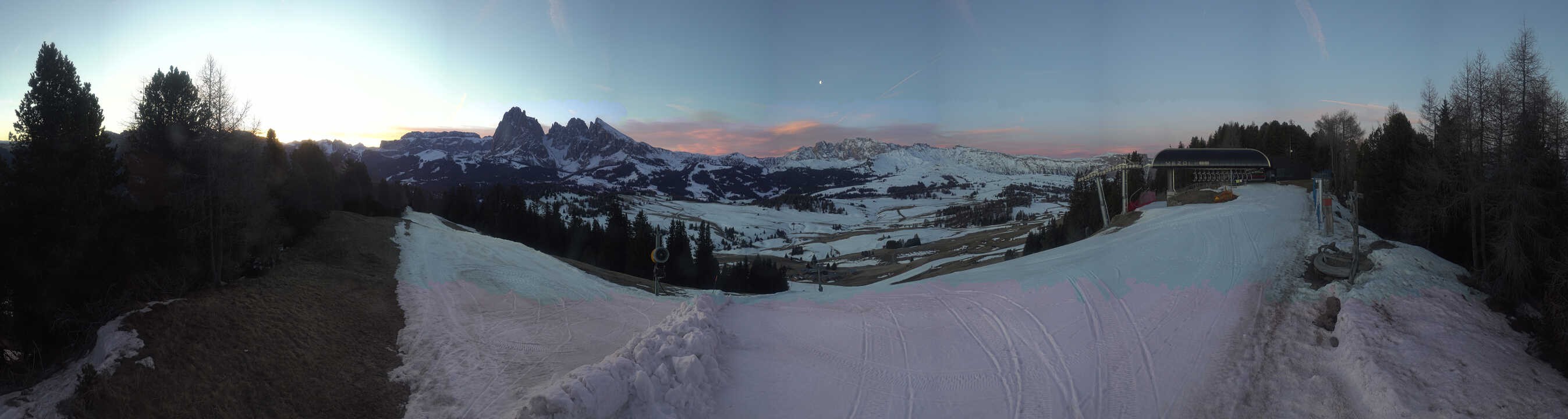 Archiv Foto Webcam Blick über Seiser Alm – Mezdi Bergstation