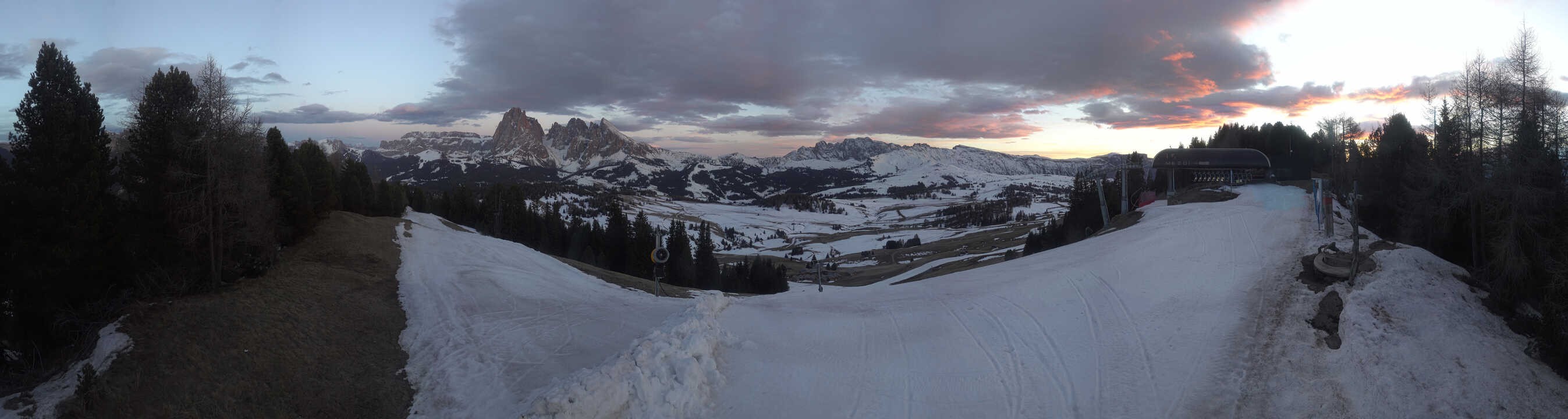 Archiv Foto Webcam Blick über Seiser Alm – Mezdi Bergstation
