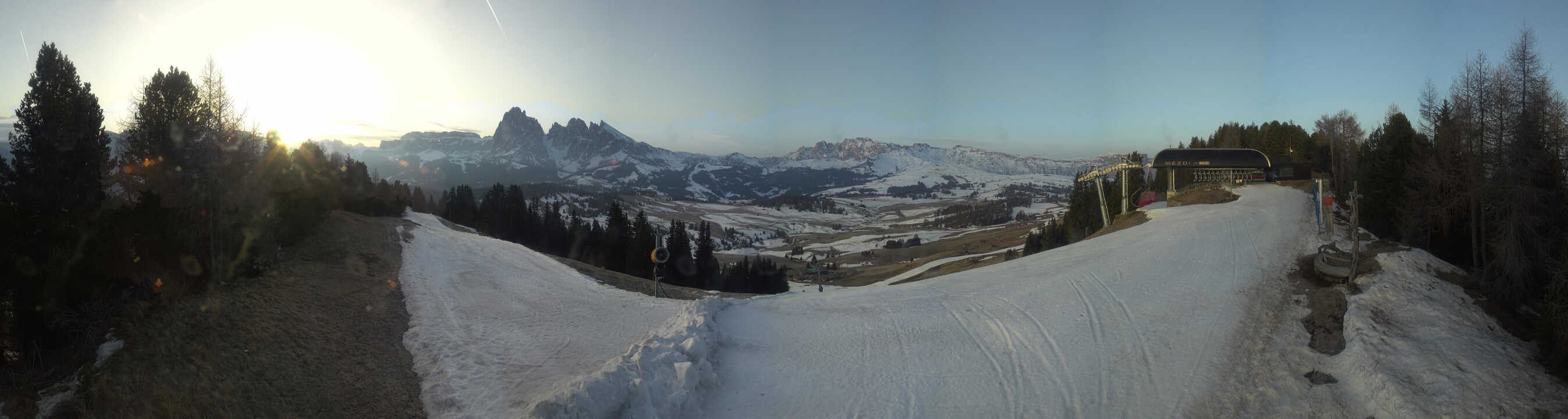 Archived image Webcam Alpe di Siusi: Panoramic view Mezdi mountain station