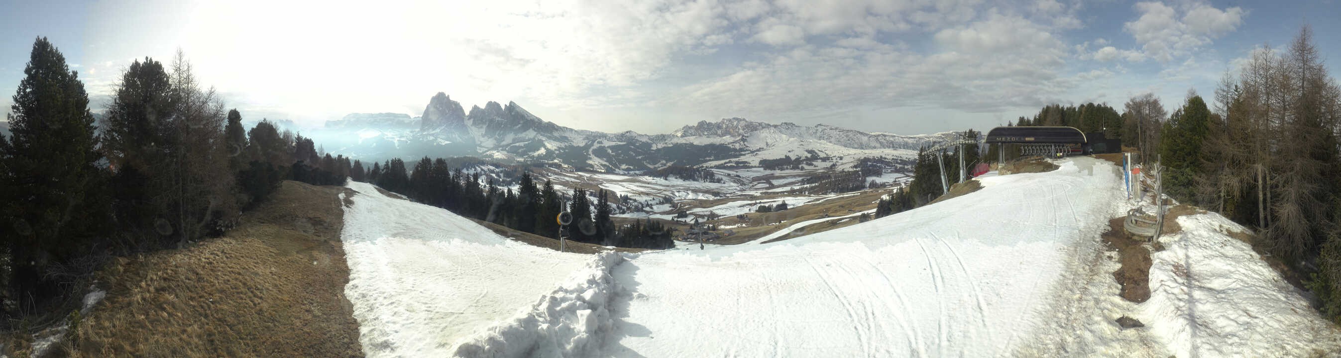 Archived image Webcam Alpe di Siusi: Panoramic view Mezdi mountain station