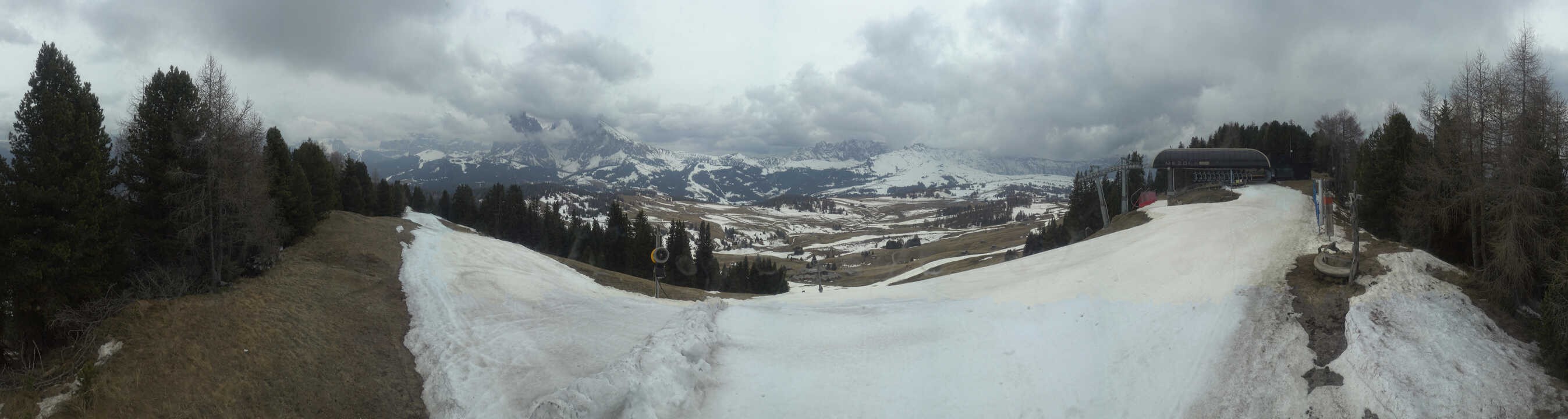 Archived image Webcam Alpe di Siusi: Panoramic view Mezdi mountain station