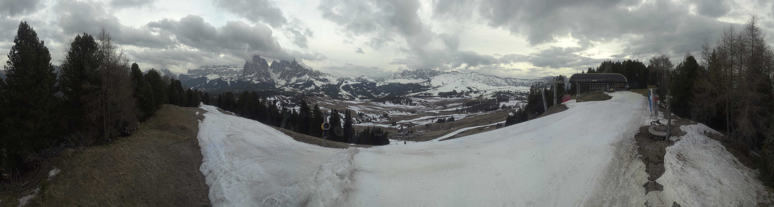 Archived image Webcam Alpe di Siusi: Panoramic view Mezdi mountain station