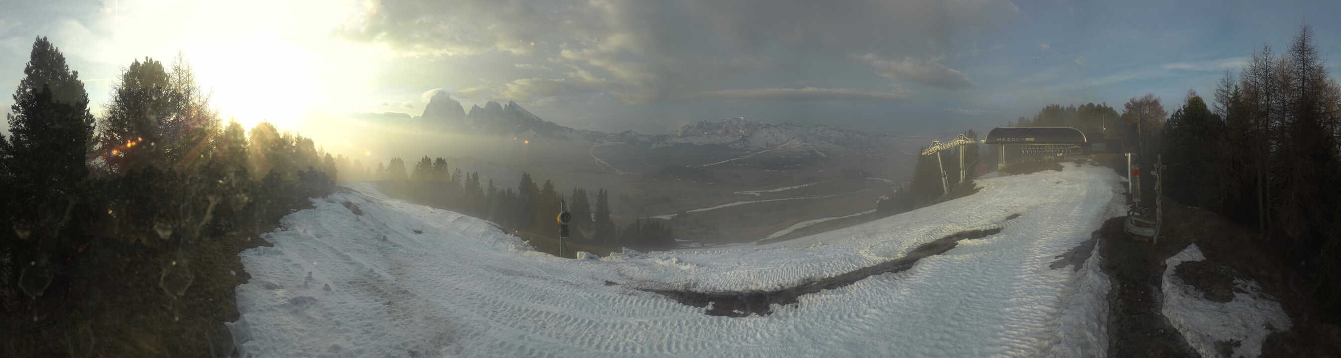 Archiv Foto Webcam Blick über Seiser Alm – Mezdi Bergstation