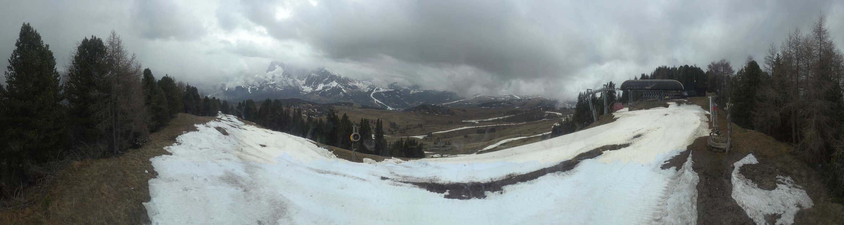 Archiv Foto Webcam Blick über Seiser Alm – Mezdi Bergstation