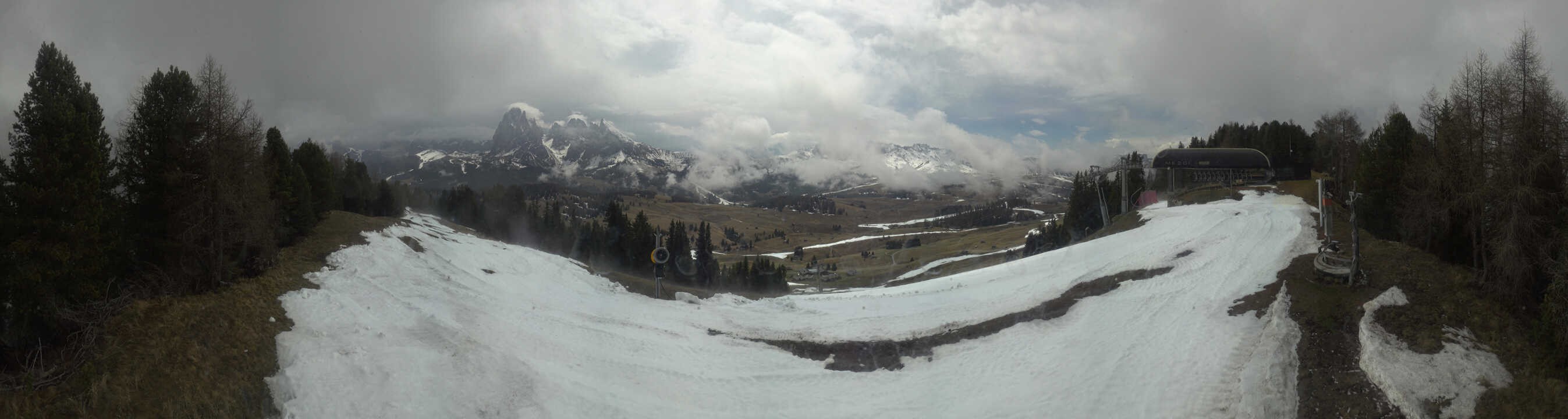 Archived image Webcam Alpe di Siusi: Panoramic view Mezdi mountain station