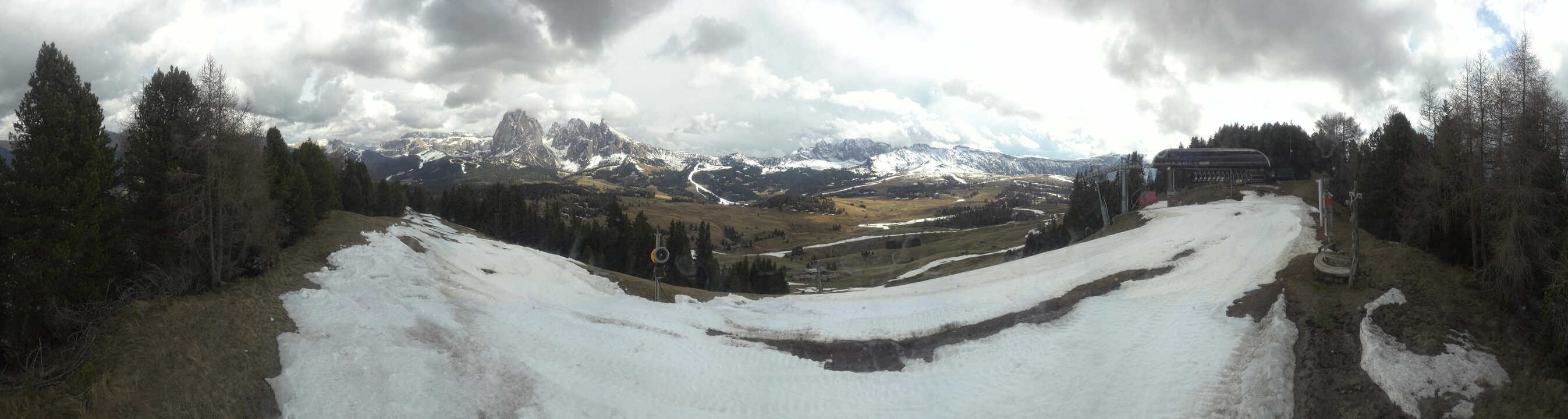 Archived image Webcam Alpe di Siusi: Panoramic view Mezdi mountain station