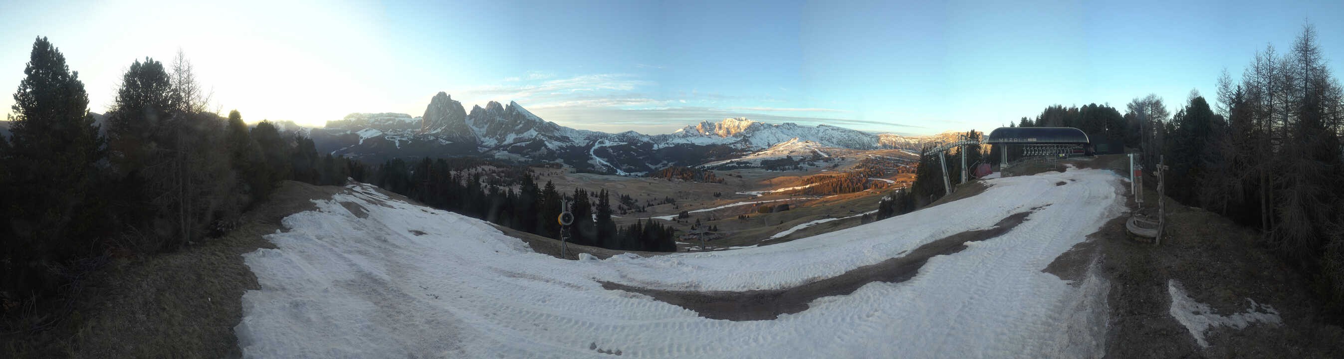 Archiv Foto Webcam Blick über Seiser Alm – Mezdi Bergstation