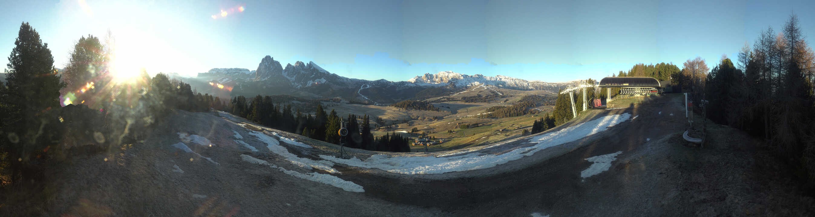 Archiv Foto Webcam Blick über Seiser Alm – Mezdi Bergstation