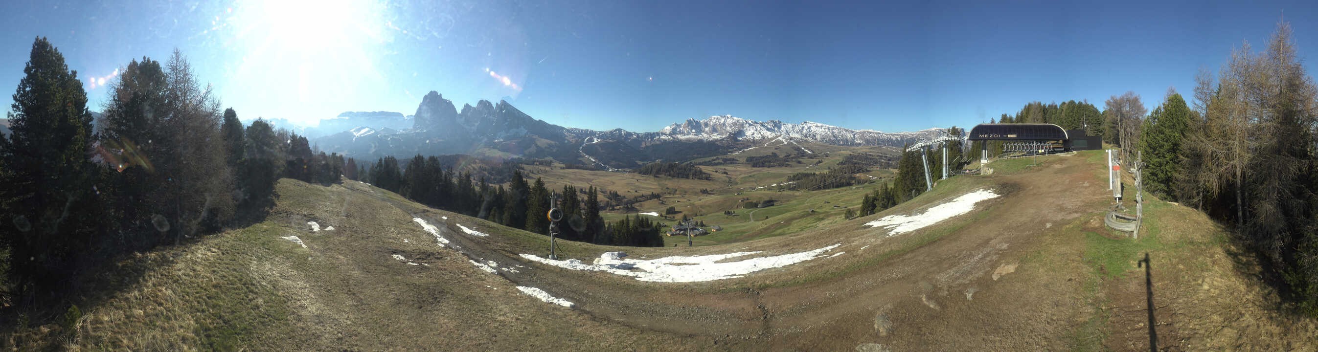 Archived image Webcam Alpe di Siusi: Panoramic view Mezdi mountain station