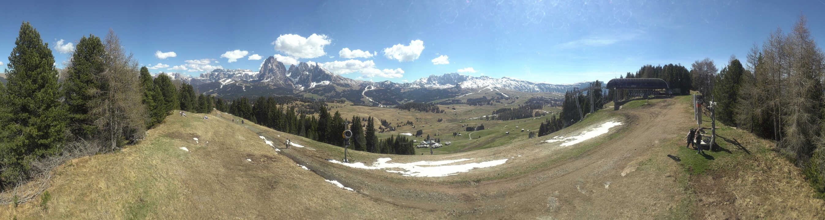Archived image Webcam Alpe di Siusi: Panoramic view Mezdi mountain station