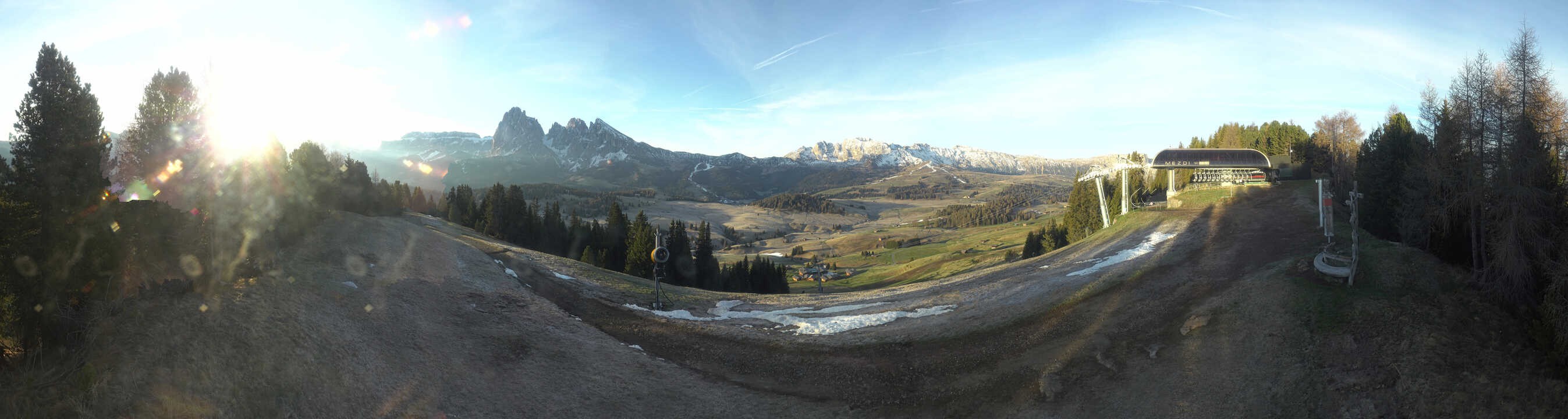 Archiv Foto Webcam Blick über Seiser Alm – Mezdi Bergstation