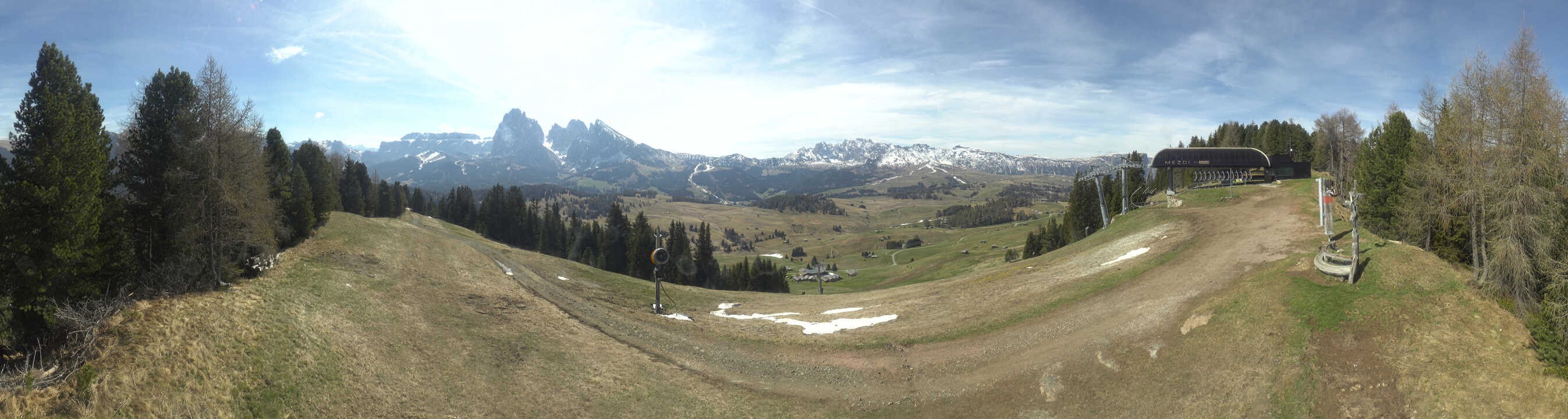 Archived image Webcam Alpe di Siusi: Panoramic view Mezdi mountain station