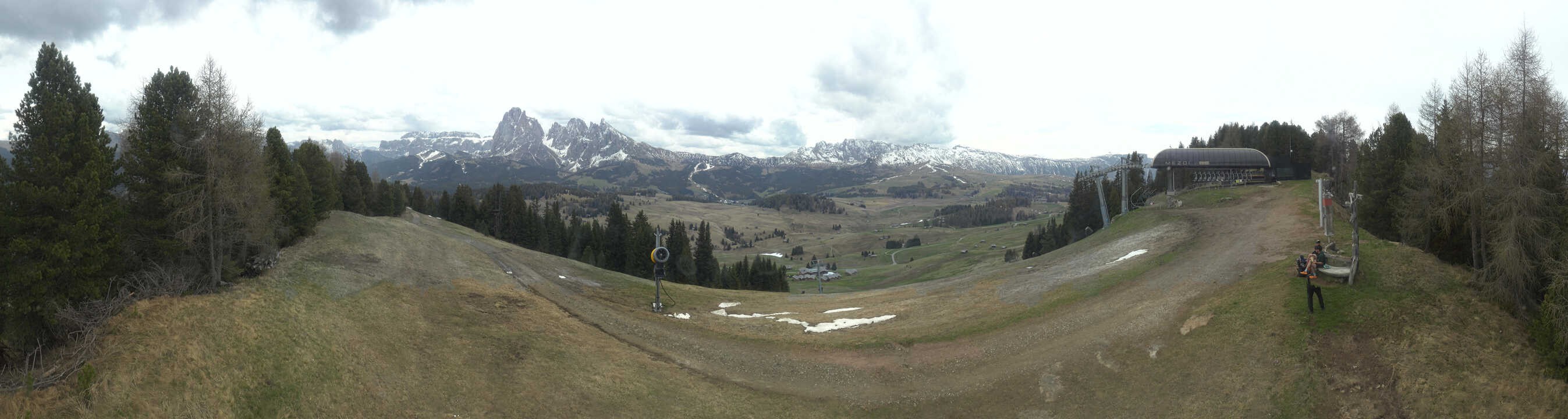 Archived image Webcam Alpe di Siusi: Panoramic view Mezdi mountain station