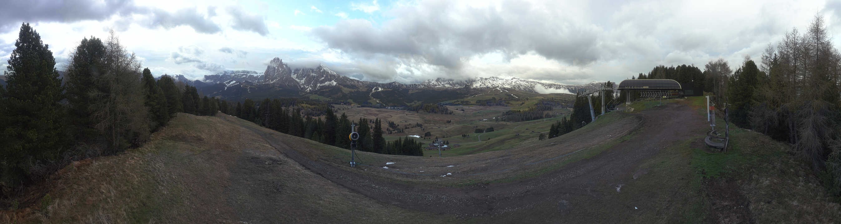Archived image Webcam Alpe di Siusi: Panoramic view Mezdi mountain station