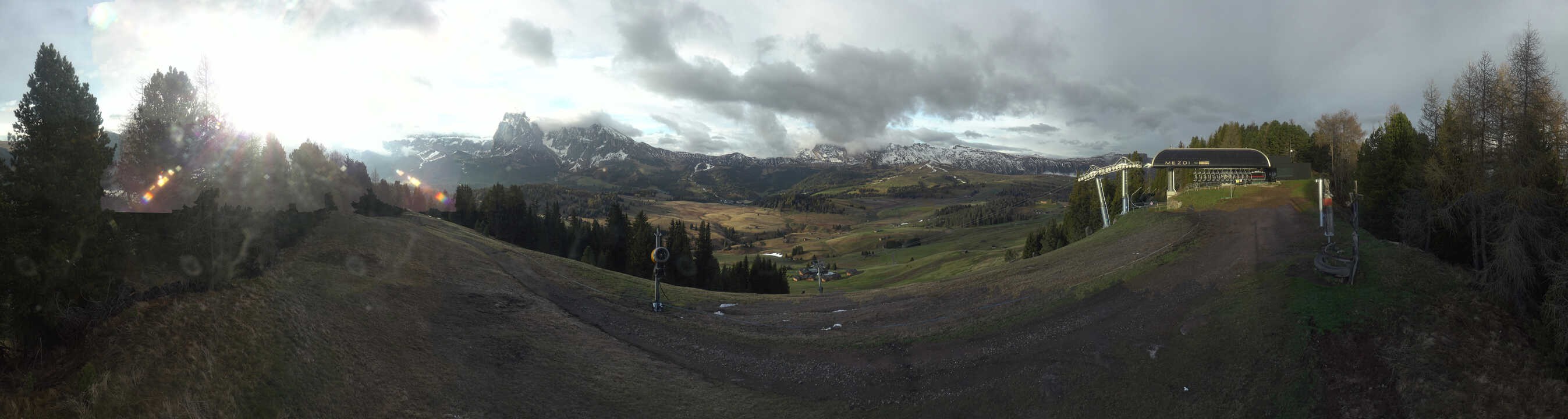 Archived image Webcam Alpe di Siusi: Panoramic view Mezdi mountain station