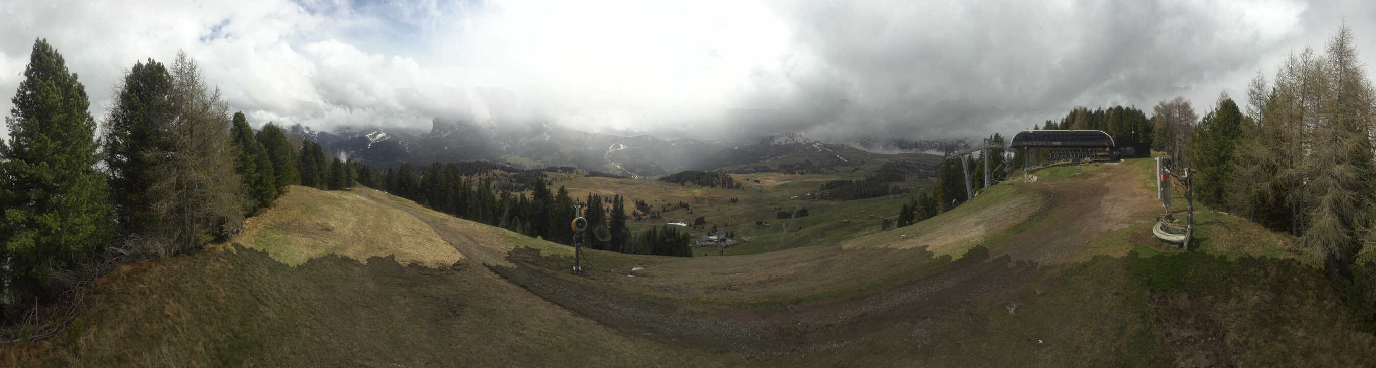 Archived image Webcam Alpe di Siusi: Panoramic view Mezdi mountain station
