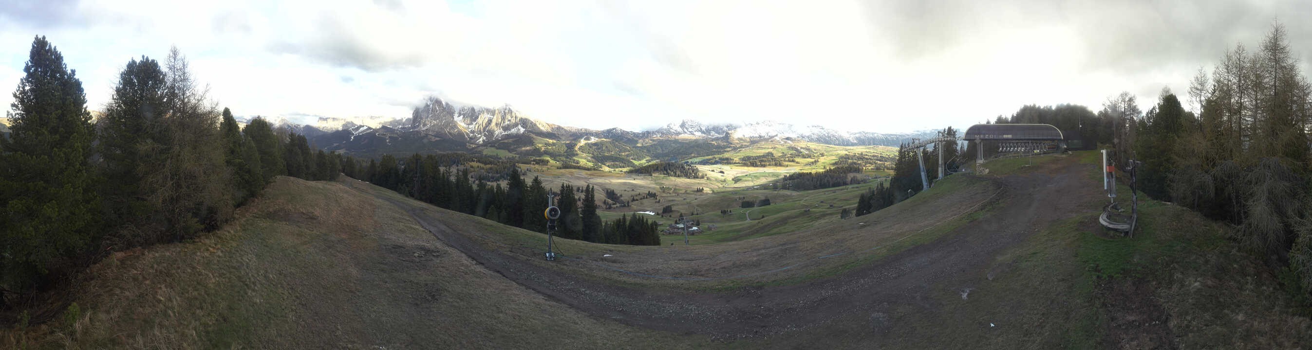 Archived image Webcam Alpe di Siusi: Panoramic view Mezdi mountain station