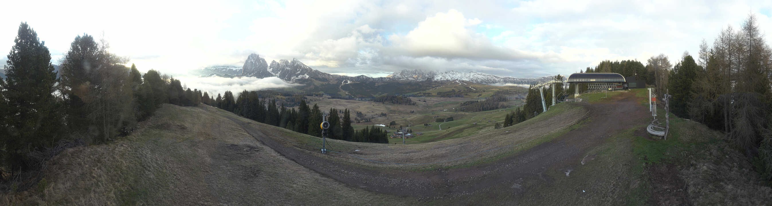 Archiv Foto Webcam Blick über Seiser Alm – Mezdi Bergstation