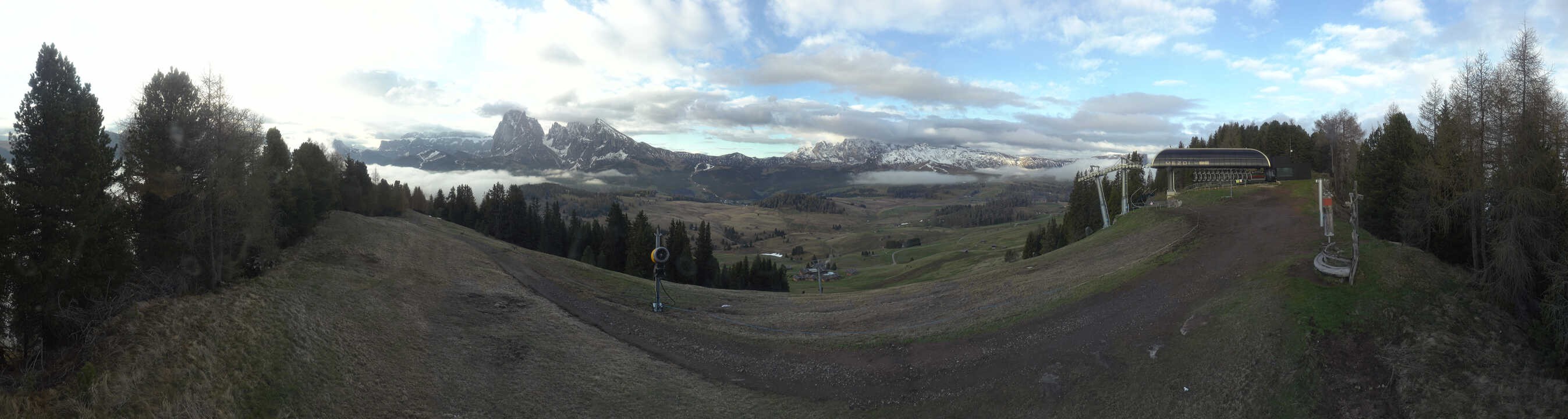 Archiv Foto Webcam Blick über Seiser Alm – Mezdi Bergstation