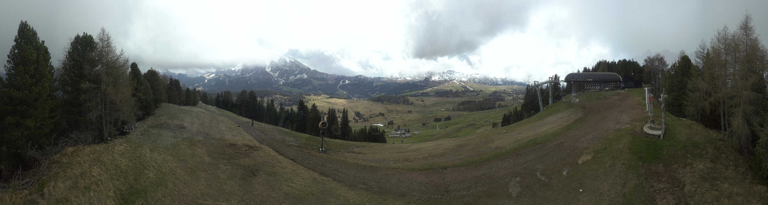 Archiv Foto Webcam Blick über Seiser Alm – Mezdi Bergstation