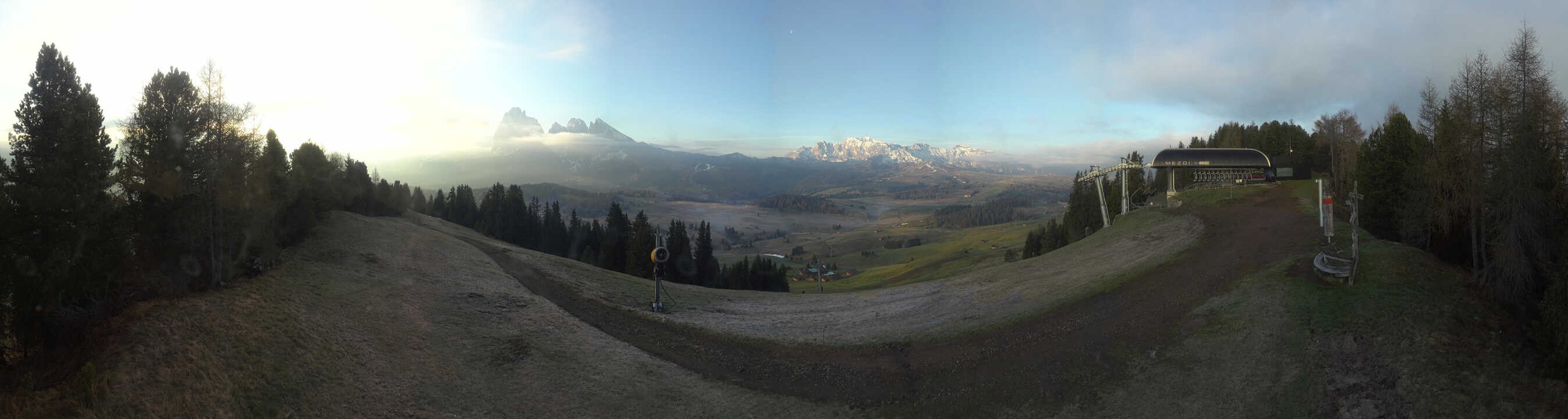 Archiv Foto Webcam Blick über Seiser Alm – Mezdi Bergstation