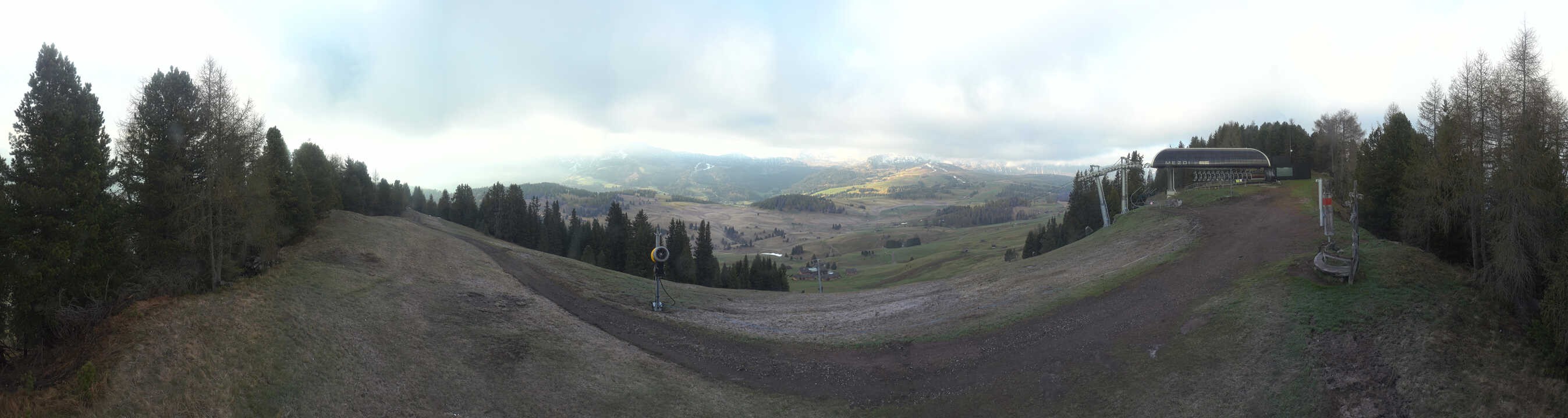 Archiv Foto Webcam Blick über Seiser Alm – Mezdi Bergstation