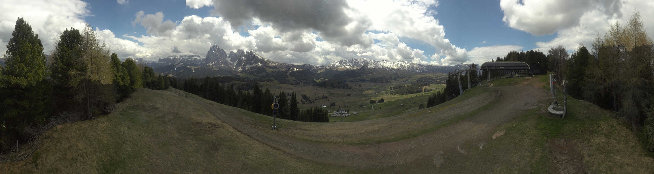 Archiv Foto Webcam Blick über Seiser Alm – Mezdi Bergstation