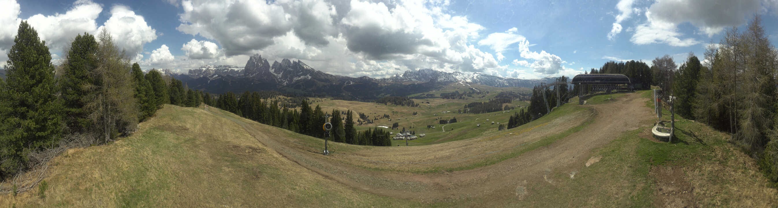 Archiv Foto Webcam Blick über Seiser Alm – Mezdi Bergstation